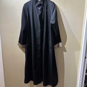 Nicole Long A-Line Flowing Light Coat with Two-Tone Detail - Size 18/XL